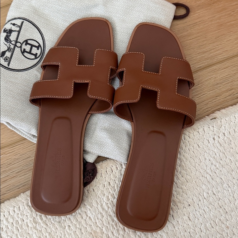 Hermès Oran Brown Leather Slide Sandals - Picture 8 of 8